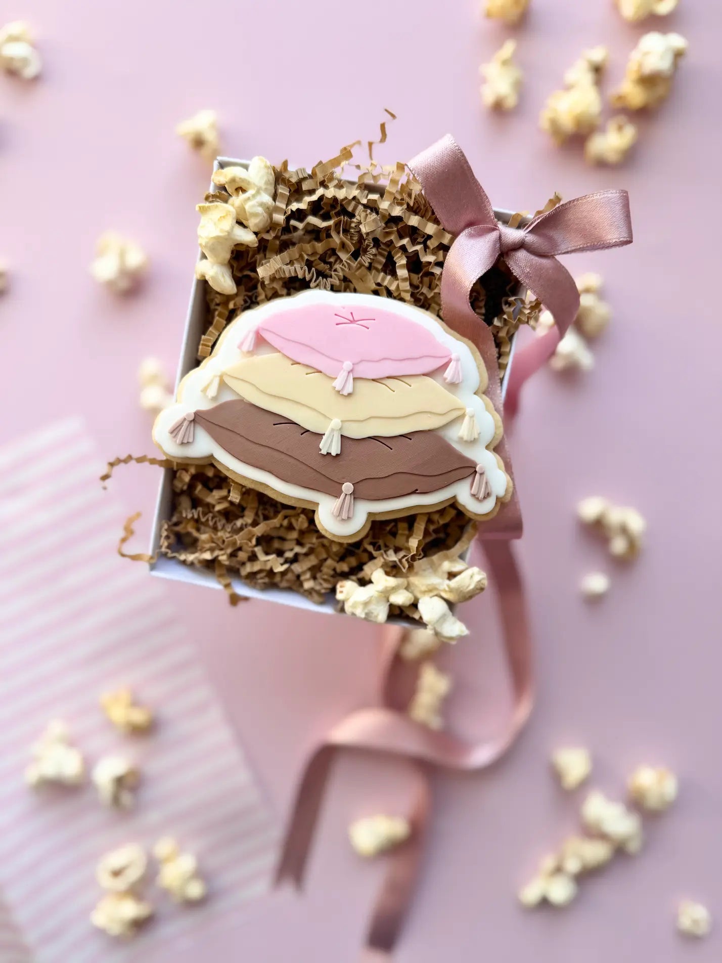 Danis Drip cookie cutter ausstecher beauty lippenstift spa bear bearista popcorn kissenstapel