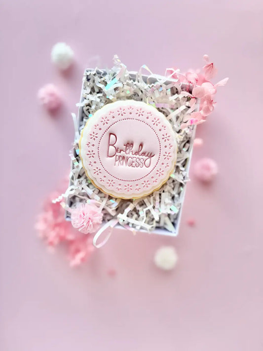 Spitzendeckchen Birthday Princess STL-Datei für Cookie Cutter und Stempel zum 3D-Druck – Danis Drip