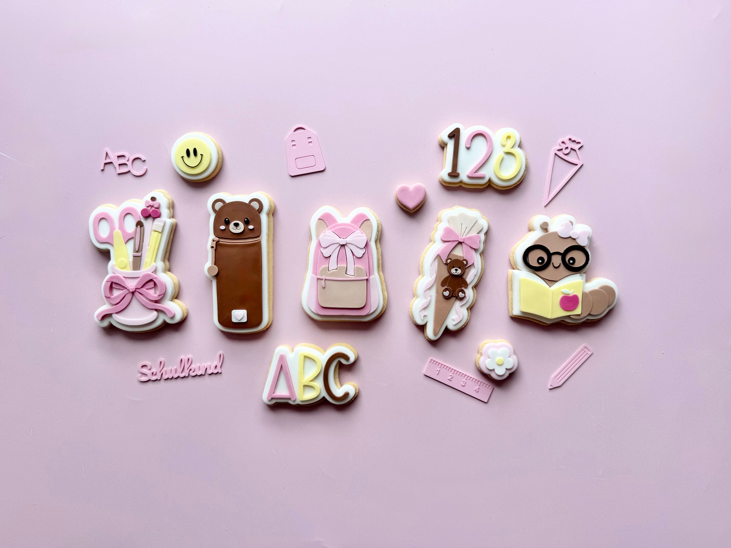 danis drip cookie cutter einschulung schule stifte legami ausstecher debosser embosser fondantkekse rucksack bücherwurm schultüte smiley schultasche schleife