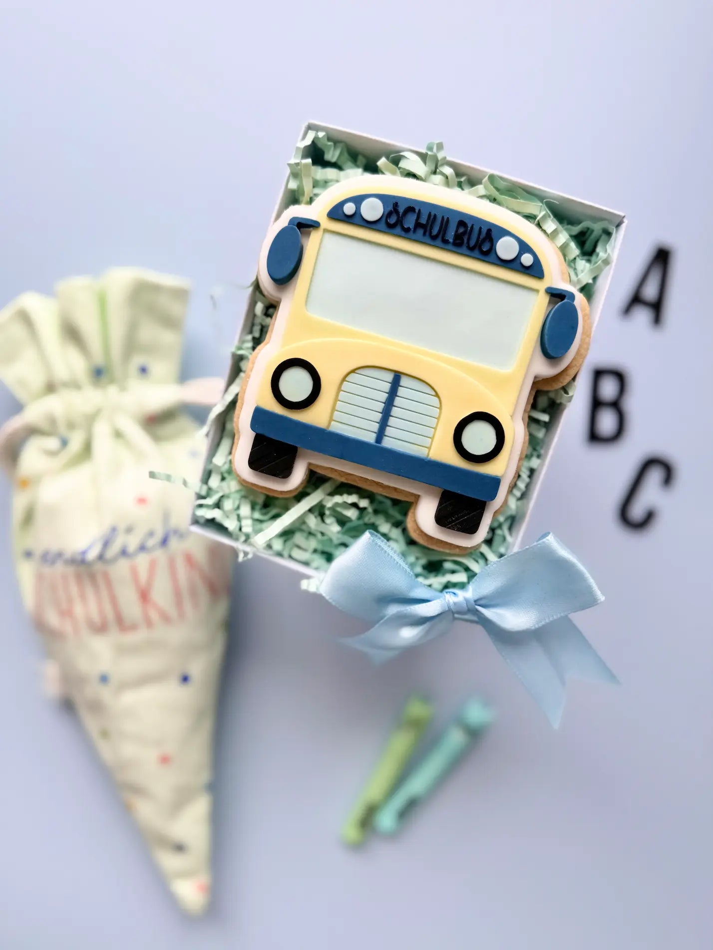 danis drip cookie cutter stempel schutbus bus busdrive backen fondant debosser embosser