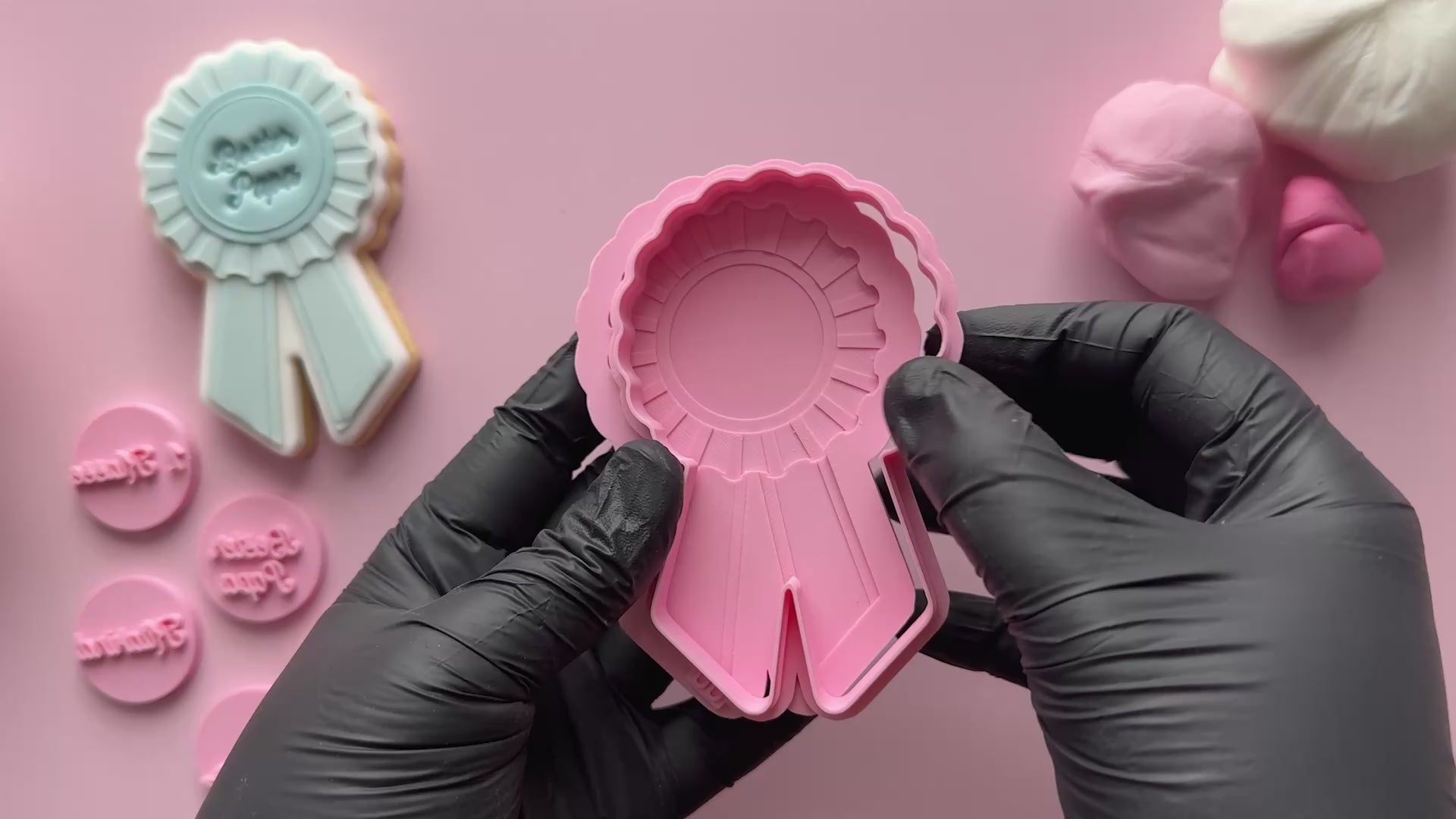 Video laden: Danis Drip Cookie cutter fondant kekse backen Disney papa mama cupcake